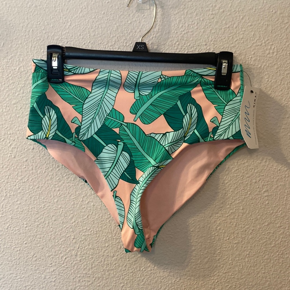 NWT Nanamacs leaf print swim suit size large